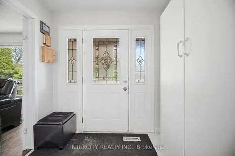 3164 Gwendale Crescent Mississauga ON L5A 3B4
