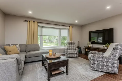 1487 Rusholme Crescent Burlington ON L7M 1M4
