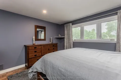 1487 Rusholme Crescent Burlington ON L7M 1M4