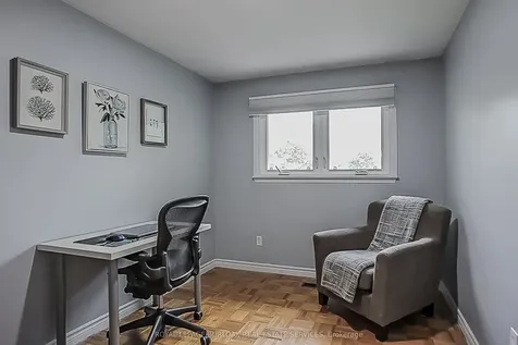 1487 Rusholme Crescent Burlington ON L7M 1M4