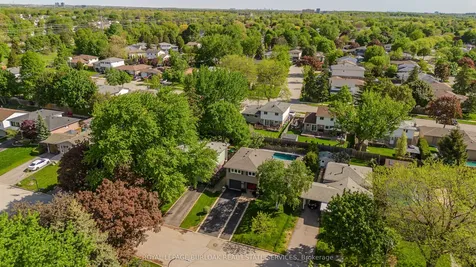 1487 Rusholme Crescent Burlington ON L7M 1M4