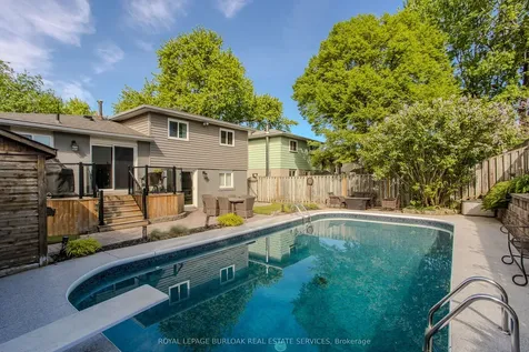 1487 Rusholme Crescent Burlington ON L7M 1M4
