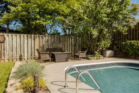 1487 Rusholme Crescent Burlington ON L7M 1M4
