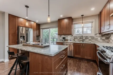 1487 Rusholme Crescent Burlington ON L7M 1M4