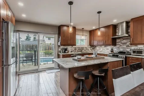 1487 Rusholme Crescent Burlington ON L7M 1M4