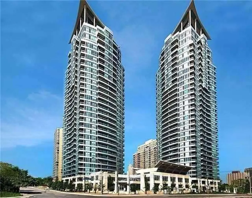 33 Elm Drive W Mississauga ON L5B 4M2