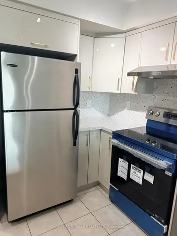 33 Elm Drive W Mississauga ON L5B 4M2