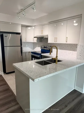 33 Elm Drive W Mississauga ON L5B 4M2