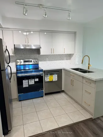 33 Elm Drive W Mississauga ON L5B 4M2