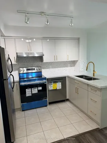 33 Elm Drive W Mississauga ON L5B 4M2
