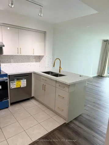 33 Elm Drive W Mississauga ON L5B 4M2