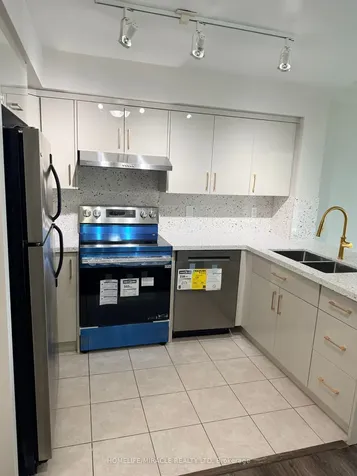 33 Elm Drive W Mississauga ON L5B 4M2