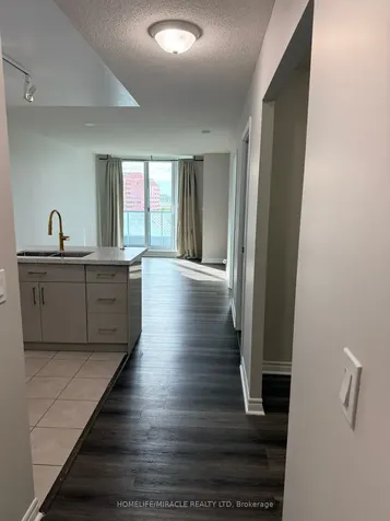 33 Elm Drive W Mississauga ON L5B 4M2