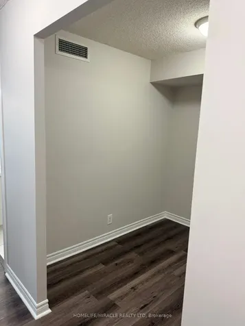 33 Elm Drive W Mississauga ON L5B 4M2