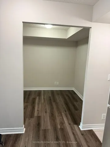 33 Elm Drive W Mississauga ON L5B 4M2