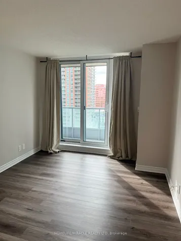 33 Elm Drive W Mississauga ON L5B 4M2