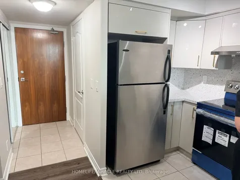 33 Elm Drive W Mississauga ON L5B 4M2