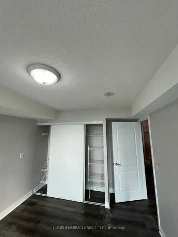 33 Elm Drive W Mississauga ON L5B 4M2