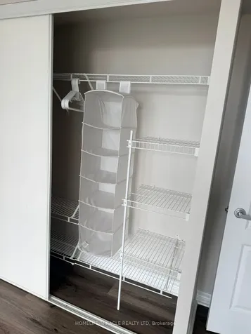 33 Elm Drive W Mississauga ON L5B 4M2
