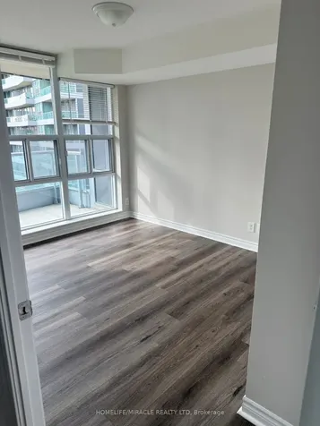 33 Elm Drive W Mississauga ON L5B 4M2