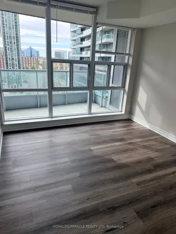 33 Elm Drive W Mississauga ON L5B 4M2