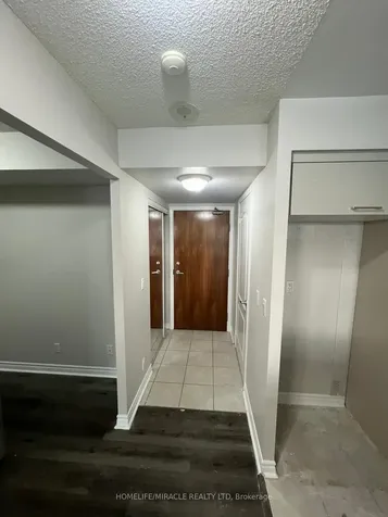 33 Elm Drive W Mississauga ON L5B 4M2