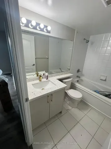 33 Elm Drive W Mississauga ON L5B 4M2