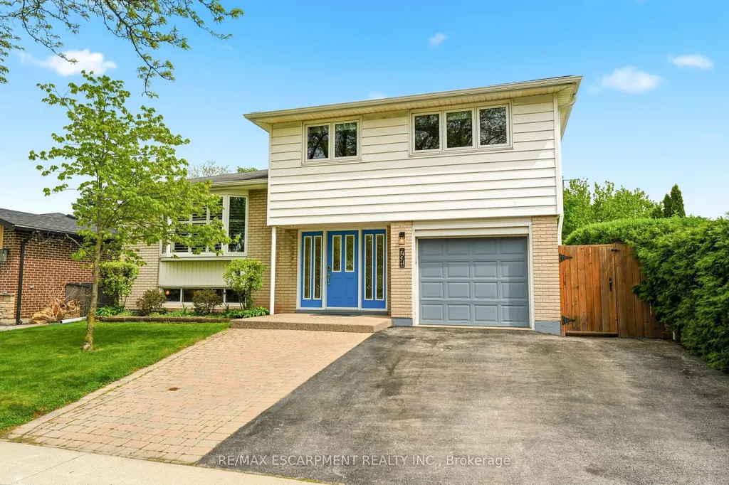 731 Mullin Way Burlington ON L7L 4J8