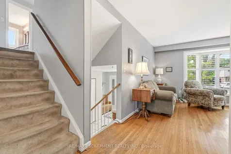 731 Mullin Way Burlington ON L7L 4J8