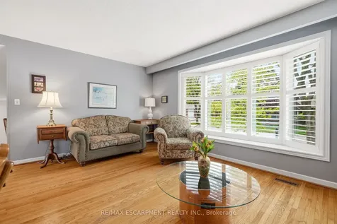 731 Mullin Way Burlington ON L7L 4J8