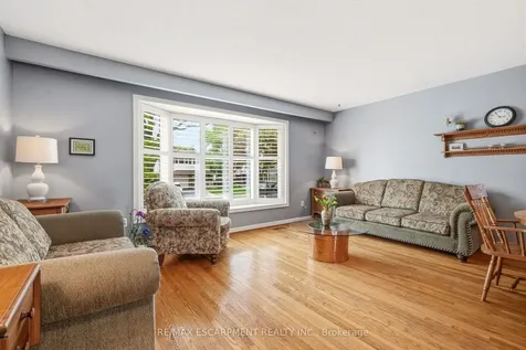 731 Mullin Way Burlington ON L7L 4J8