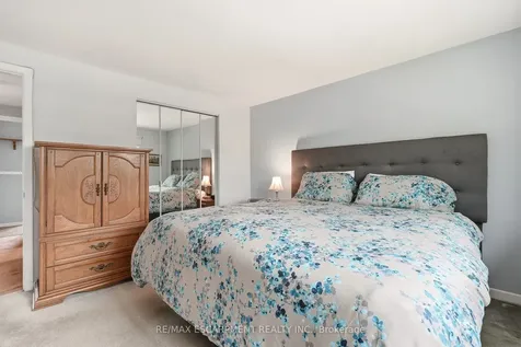 731 Mullin Way Burlington ON L7L 4J8