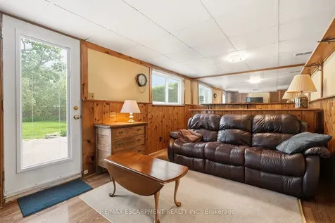 731 Mullin Way Burlington ON L7L 4J8