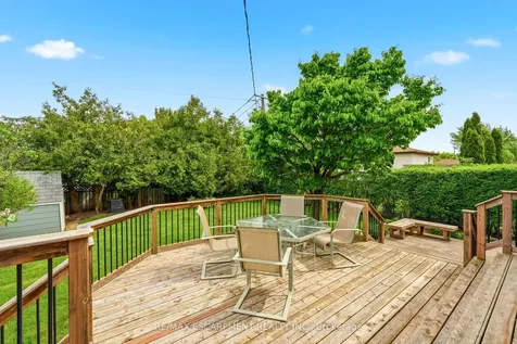 731 Mullin Way Burlington ON L7L 4J8