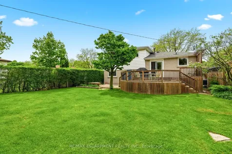 731 Mullin Way Burlington ON L7L 4J8