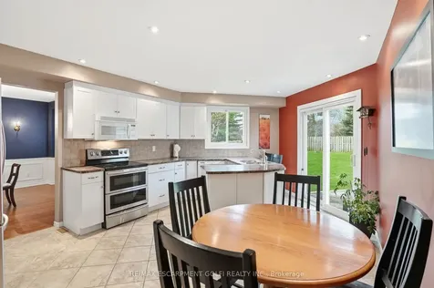 212 Digby Road Oakville ON L6J 6C7