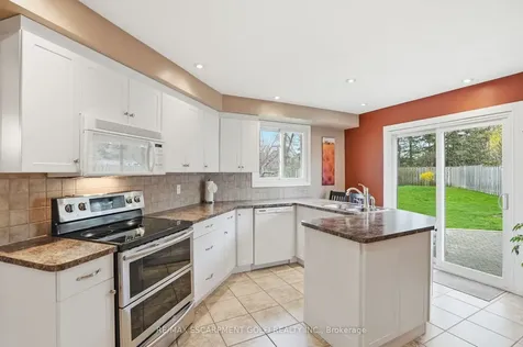 212 Digby Road Oakville ON L6J 6C7