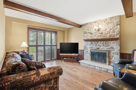 212 Digby Road Oakville ON L6J 6C7