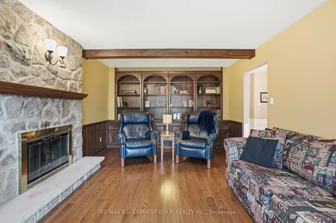 212 Digby Road Oakville ON L6J 6C7