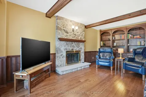 212 Digby Road Oakville ON L6J 6C7