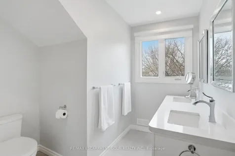 212 Digby Road Oakville ON L6J 6C7