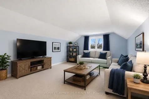212 Digby Road Oakville ON L6J 6C7