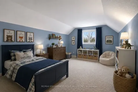 212 Digby Road Oakville ON L6J 6C7