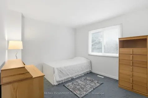 212 Digby Road Oakville ON L6J 6C7