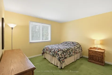 212 Digby Road Oakville ON L6J 6C7