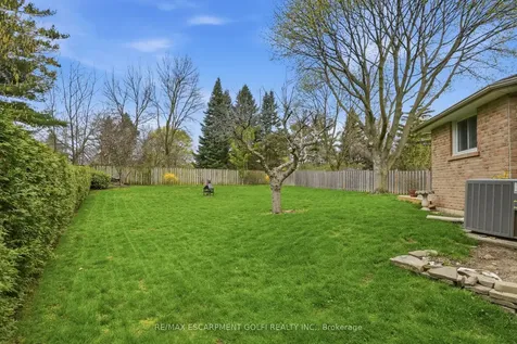 212 Digby Road Oakville ON L6J 6C7