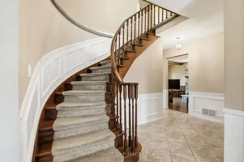 212 Digby Road Oakville ON L6J 6C7