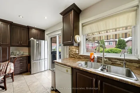 52 Royal Orchard Drive Brampton ON L6X 4M4