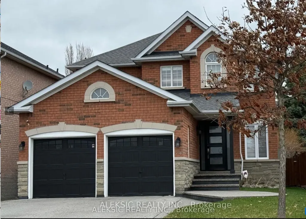 33 Hillpath Crescent Brampton ON L6Z 4T7