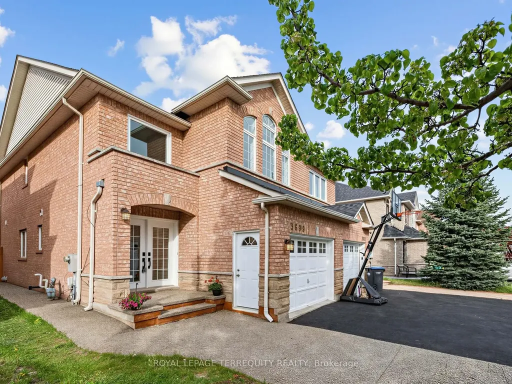 3699 Golden Locust Drive Mississauga ON L5N 8N8
